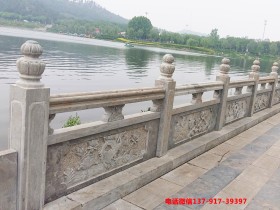 惠安石雕匠师制作大型石雕牌坊:融合具象抽象,激发艺术感染力