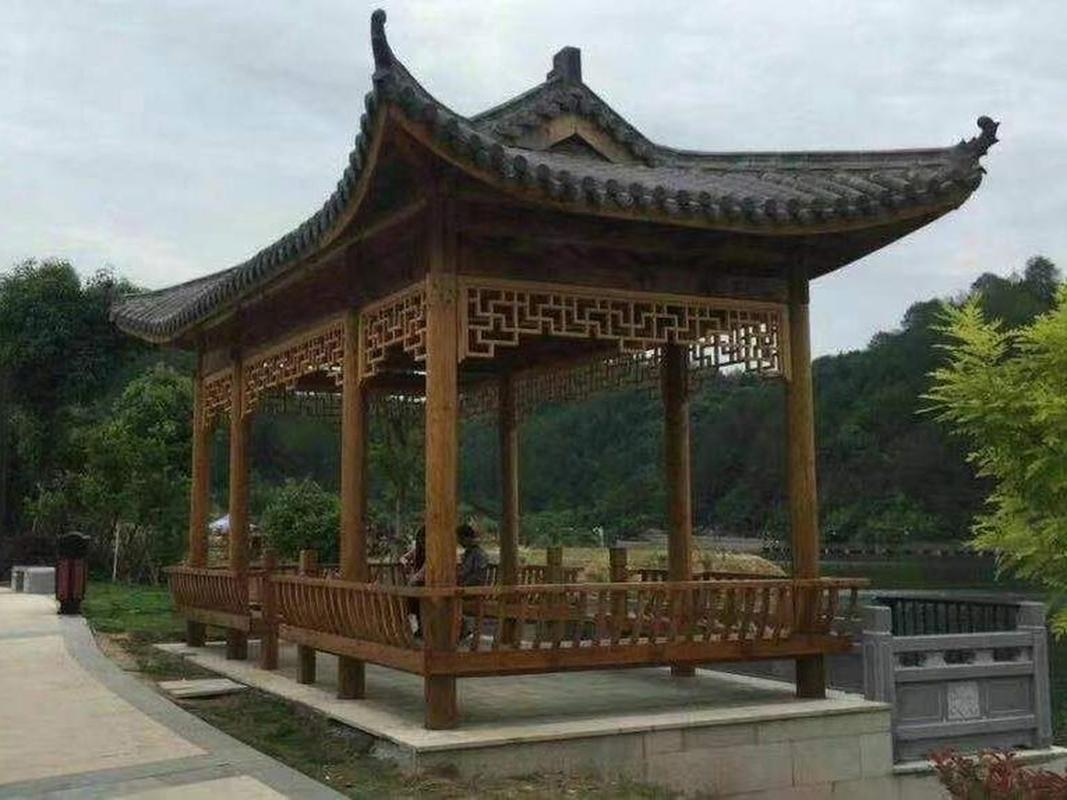 乡村别墅庭院凉亭设计建议_防腐木凉亭图_庭院凉亭设置与选择指南